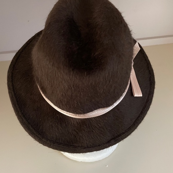 Ann Taylor Hat in Velour Felt, Brown with pink ribbon, Made in USA - Picture 4 of 5
